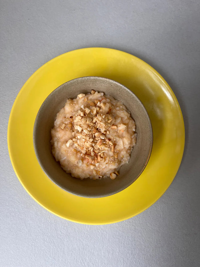Apple Dahl met rode linzen, wortel, knolselderij & cashewnoten